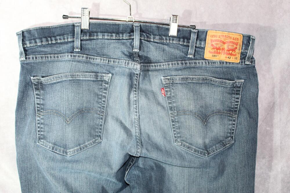 Levi's 559 Jeans Mens 42x32 Blue Relaxed Straight Light Wash Distressed Denim